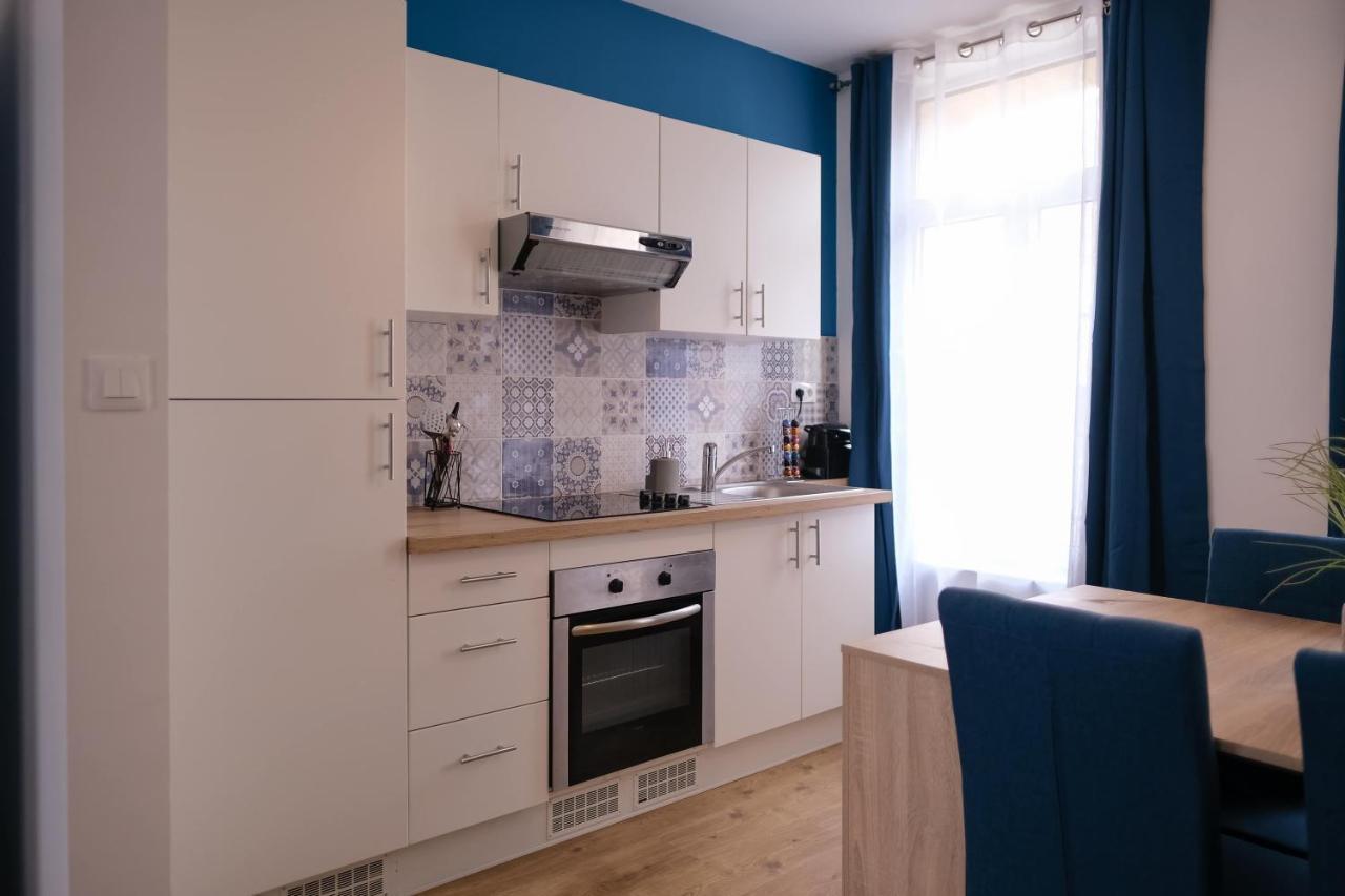 Appartement - Parking Prive Gratuit, Proche Centre-Ville Et Gare De Saint-Omer Apartment *